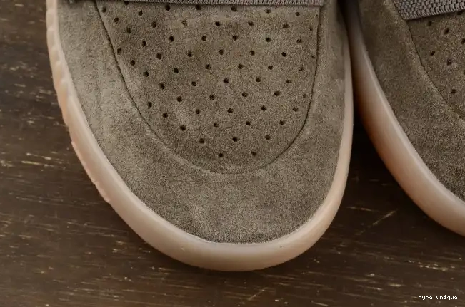hype adidas Boost Light 750 Yeezy Brown BY2456 0327